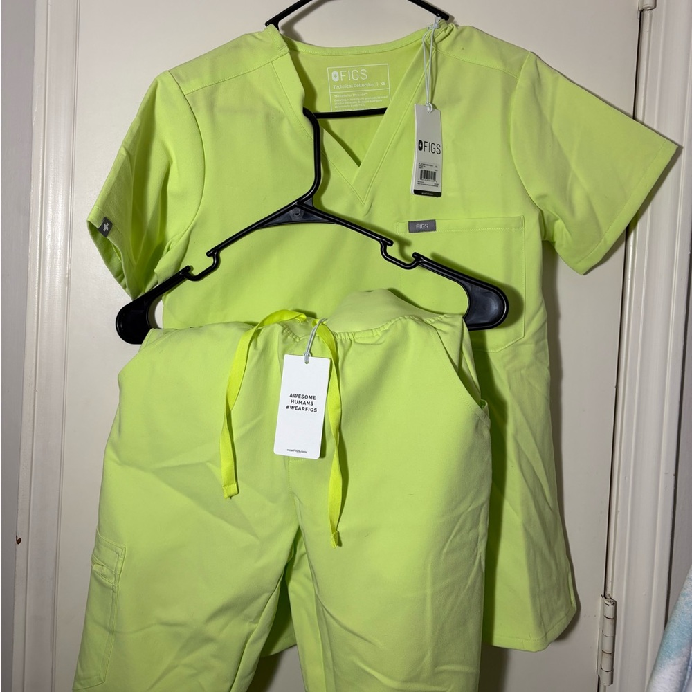 nwt xxs/xs neon yellow set